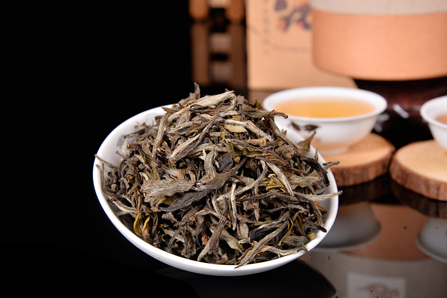 專業(yè)淘寶茶葉攝影 如何通過(guò)黑色鏡面拍攝提升產(chǎn)品質(zhì)感與銷量